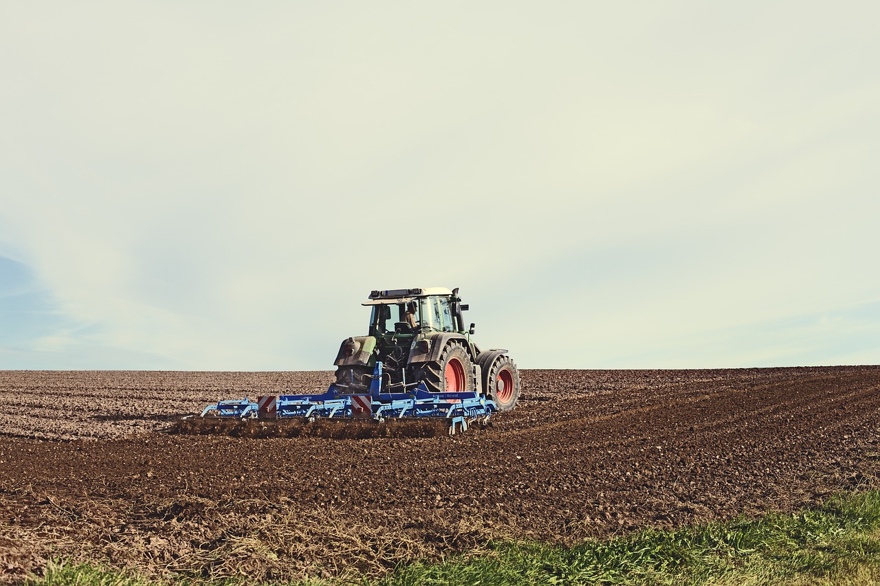 Agricultural sprayers and machinery